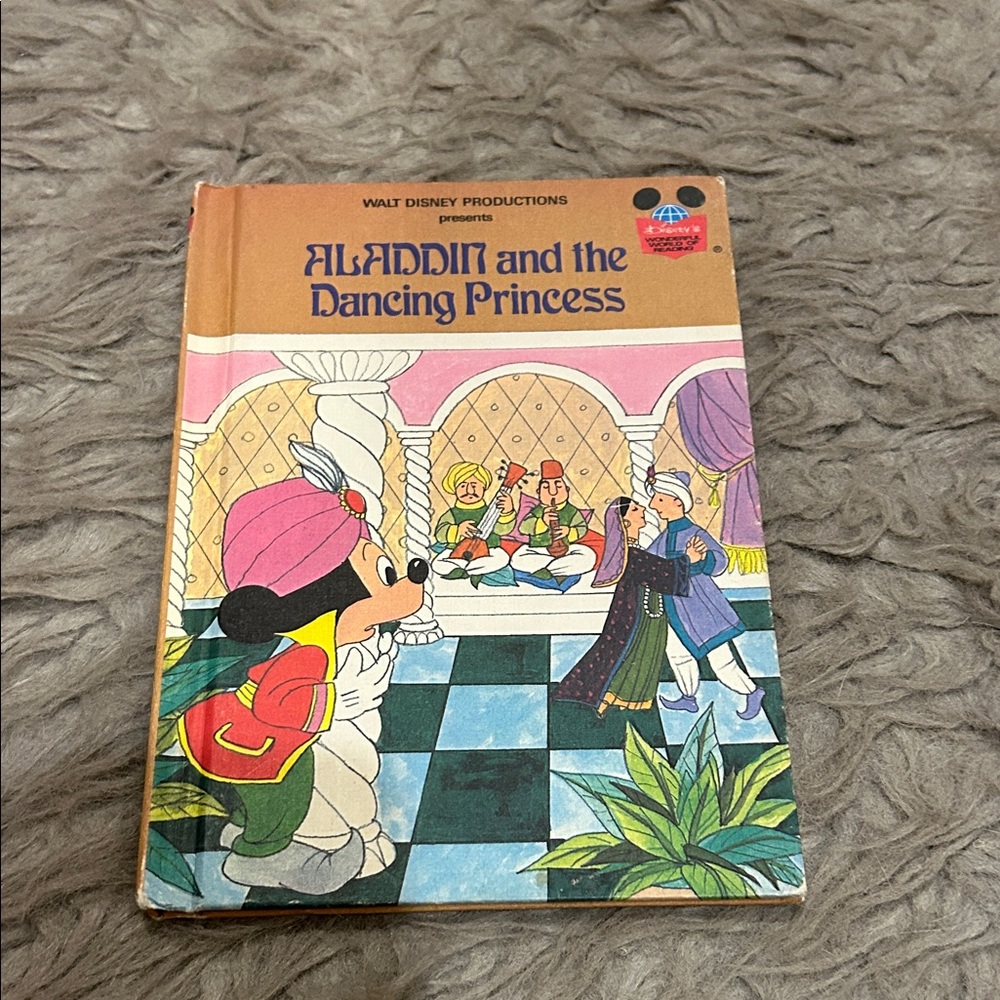Disney Vintage Aladdin‎ and the Dancing Princess Book with Colorful Cover